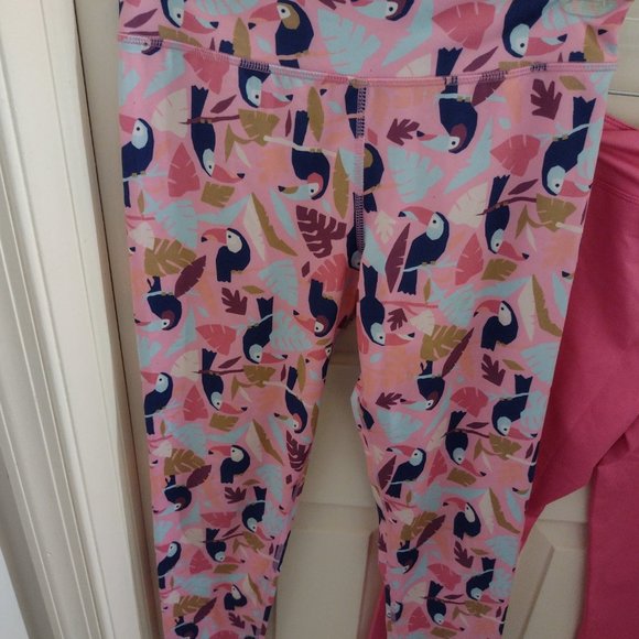 NEW Lot of 2 girls 12 active leggings - Amazon Essentials - Ships fast! - Picture 3 of 6